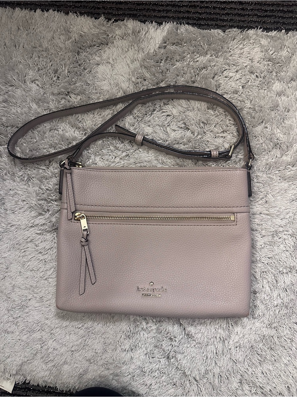 kate spade tan /blushpebbled leather crossbody with gold hardware